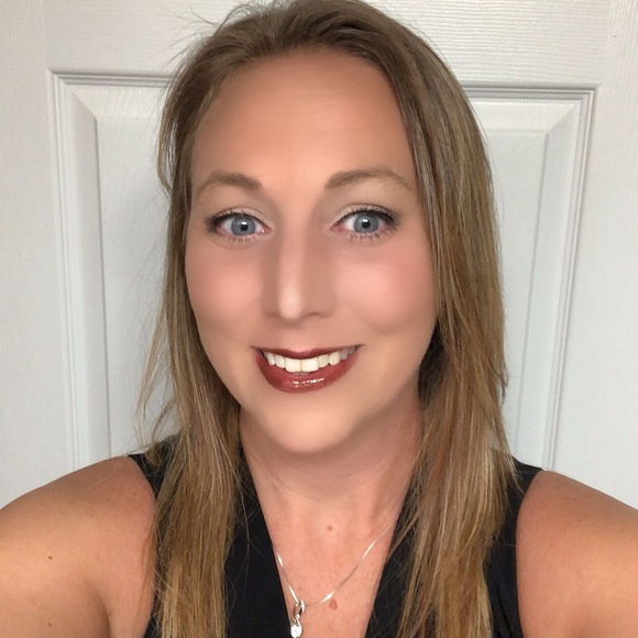 Meet your Posher, Lisa - Picture 1 of 1